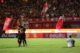 รวมสถิติต่างๆในฟุตบอลไทยลีก อย่างเช่น ดาวซัลโวสูงสุด, ยิงประตูมากที่สุด, แอสซิสต์มากที่สุด, โดนใบเหลืองมากที่สุด, โดนใบแดงมากที่สุด เป็นต้น. Thai League