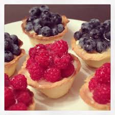 Pin Von Pinke Olive Auf Kuchenbuffet Lebensmittel Essen Backerei Kuchen Buffet