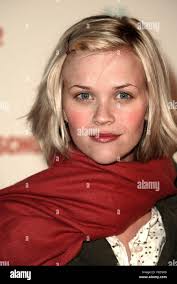 Reese witherspoon 2002 hi-res stock photography and images