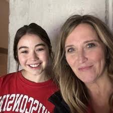 Laurie Keyes (@lauriekey)