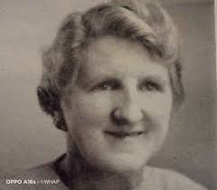 Twas the night before Christmas when all through the house not a creature  was stirring not even a mouse …still working perfectly and my grandchildren  love him… anyone else still got one ???