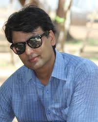 MANY MANY HAPPY RETURNS OF THE DAY DEAR SAM : THERE IS GENUINELY NOTHING  CUTER THAN THIS BABY ELEPHANT ENJOYING HIS 1ST BIRTHDAY CAKE ! Sam the baby  Asian elephant received a