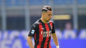 Il fischio d'inizio della gara è previsto per le ore 21.45. Verso Lazio Milan Bennacer Candidato Alla Titolarita Difficile Il Recupero Di Ibra E Theo