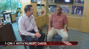 Find the perfect hubert davis basketball player stock photos and editorial news pictures from getty images. 9lcd6nhtqh7qcm