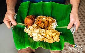 Purchase quality fresh banana leaf from alibaba.com and make a variety of healthy foods and helpful medicines. Yap Kee Klang S Famous 98 Year Old Kopitiam With An Indian Twist Free Malaysia Today Fmt