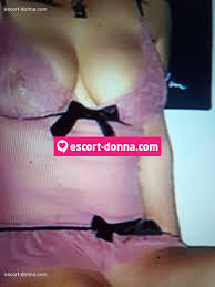 Escort Cuneo, Donna Bellissima sexy italiana per pompini