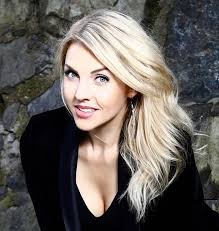 Karin-funk-Amaze-On-Stage