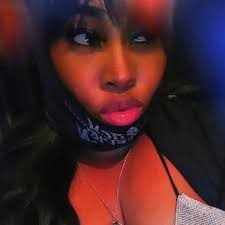 Photos surface of Biggie Smalls daughter at Voletta Wallace's funeral 🕊️