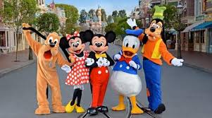 Disneyland (franciaország) öt rekreációs területet foglal magábanés szórakozás. Disneyland Csoportosan Parizsi Varosnezessel Szeptember Franciaorszag