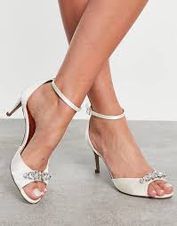 Open toe platform da sposa con swarovski tacco 15. Scarpe Da Sposa Scarpe Con Tacco Da Sposa Color Crema Effetto Nudo E Bianche Asos