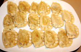 Cammie St Etienne Www Cammiebento Com Gyoza Aux Crevettes Et Aux Epluchures De Carottes Ikeadurable Epluchures Gyoza Cuisine