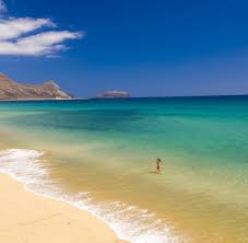Es liegt nur etwa einen kilometer vom goldenen sandstrand entfernt und bietet seinen besuchern neben einem großen pool. Portugal Der Strand Auf Porto Santo Wirkt Wie Eine Therapie Welt