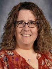 Bernadette Arnold's Instagram, Twitter & Facebook