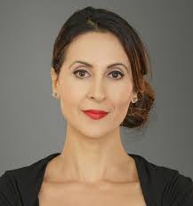 Iris Epstein's Instagram, Twitter & Facebook