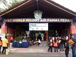 Karena perjalanan dari pusat kota bakal lebih panjang, ada baiknya menyempatkan diri bermalam satu atau dua malam di sana, sehingga badan tidak terlalu lelah duduk di kendaraan. Pedas Hot Spring Water Park Negeri Sembilan 2021 All You Need To Know Before You Go With Photos Negeri Sembilan Malaysia Tripadvisor