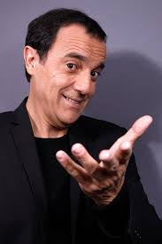 Il se livre aujourd'hui afin de libérer la parole sur ce fléau dont souffrent des milliers d'enfants dans notre pays. Thierry Beccaro Motus A 64 Ans Decouvrez Les Femmes Importantes Dans Sa Vie