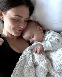 Once upon a time our Beckaboo was 6 months old! well….4 months ago… Beckham  was 6 months old! lots of big boy things during this month: sitting up