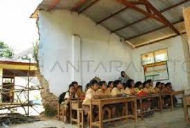 Dia adalah anak pertama dari pasangan indra dua tahun kemudian, ahok melanjutkan kuliah di sekolah tinggi manajemen prasetiya mulya. Ahok Perintahkan Disdik Dki Perbaiki Sekolah Rusak Di Jakarta Republika Online