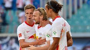 Leipziger spieler begrüßen mitgereiste gästefans. Rb Leipzig Nagelsmann Muss Jetzt Viel Moderieren Sport Sz De