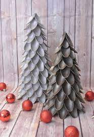Il n'y a pas de meilleure période de l'année pour travailler sur un projet amusant que noël et la période des. Bricolages De Noel Avec Des Materiaux De Recuperation 30 Idees Creatives Deco Noel Petit Sapin De Noel Decoration Noel