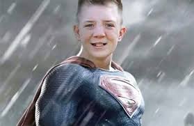 Priorité car le harcèlement va à l'encontre des valeurs défendues par l'école : Keaton Jones Harcele A L Ecole Puni Pour Les Idees De Sa Famille