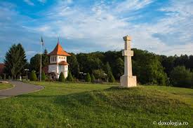 Prognoza vremii pentru comuna sambata de sus din judetul brasov are o precizie de 95% pentru primele 3 zile, pentru zona cu inaltime geopotentiala de 500 hpa. Foto MÄnÄstirea Brancoveanu SambÄta De Sus Doxologia