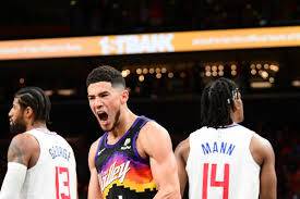 You are watching clippers vs suns game in hd directly from the staples center, los angeles, usa, streaming live for your computer, mobile and tablets. Suns Vs Clippers Final Score Devin Booker S Triple Double Lifts Phoenix Past La 120 114 In Game 1 Draftkings Nation