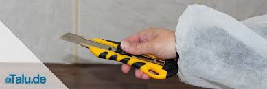 Silikonspray vom boden / fliesen entfernen feuchte einen lappen mit dem lösemittel an und entferne das silikonspray vorsichtig durch leichtes reiben vom boden. Silikon Von Glas Fliesen Co Entfernen Gute Hausmittel Talu De