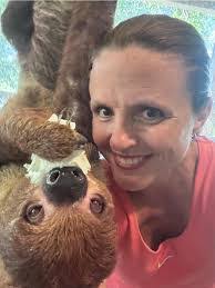 Cindy Lipscomb's Instagram, Twitter & Facebook