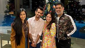 It was rumoured that yuzvendra was in a relationship with indian actress and model tanishka kapoor still there is no. Ms Dhoni Hosts Newly Wed Yuzvendra Chahal Dhanashree Verma In Dubai See Pics Cricket News India Tv