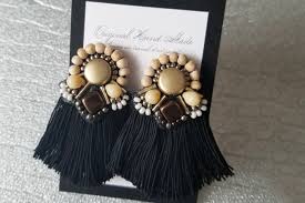 編集部のひきだし コートに合わせたい 秋冬の大ぶりピアス 編 minneとものづくりと 刺繍 アクセサリー ビーズ ビーズ ピアス