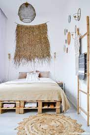 eenvoudig zelf een bed van pallets maken hier lees je mijn ervaring en hoe ik het aanpakte binnen e bed van pallets diy interieur slaapkamer slaapkamerideeen