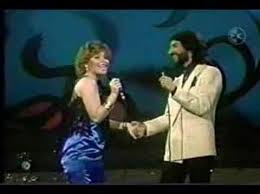 Tiempo después incursionó en la balada romántica asesorada por quien en aquel entonces era su marido, el compositor, marco antonio solís. 9 Ideas De Mi Amor Platonico Musica Musica Del Recuerdo Canciones