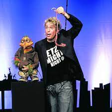 Browse 390 sascha grammel stock photos and images available, or start a new search to explore. Comedy In Garching Sascha Grammel Lasst Die Puppen Tanzen Munchen Landkreis
