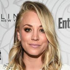 Große auswahl an kaley cuoco. You Ll Hardly Recognize Kaley Cuoco With Her New Sherbet Hair Brit Co