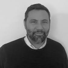 Ma mission chez Antenne Centre Télévision ——————————————————————— Il y a  exactement 15 mois, j ai accepté la mission de manager de crise au sein de  la télévision Antenne Centre. La situation… |