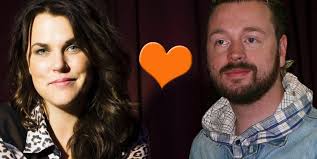 Mia skäringer har all anledning att vara stolt över sin äldsta son alfred. Mia Skaringers Hemliga Karleksceremoni Stoppa Pressarna Kandisar Kandisnytt Hant Extra Se Hor Noje