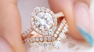 Halo-Ring zum Valentinstag