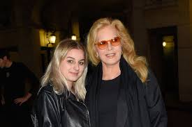 Le Coup De Foudre Quand Sylvie Vartan A Rencontre Sa Fille Darina