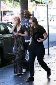 90 reviews of iguana vintage clothing overpriced and organized is what you get at iguana. Amber Heard Shopping At Iguana Vintage Clothing Store 13 Gotceleb