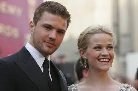 Самые новые твиты от reese witherspoon (@reesew): Reese Witherspoon Ihr Sohn Sieht Aus Wie Papa Ryan Phillippe Gala De