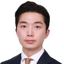 Andrew Baik's Instagram, Twitter & Facebook