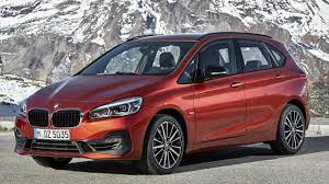 Po otwarciu drzwi bmw serii 2 active tourer witają nas materiały wysokiej klasy, wszędzie jest miękko, a ozdobne listwy nie udają metalu, lecz naprawdę nim są. Bmw 2 Series Active Tourer Interior And Exterior Youtube