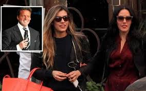 Michelle salas nació hace 30 años en méxico, fruto de la relación entre el cantante luis miguel, conocido como 'el sol de méxico', y la actriz y cantante mexicana stephanie salas. Asi Fue Como Stephanie Salas Llego A La Vida De Luis Miguel