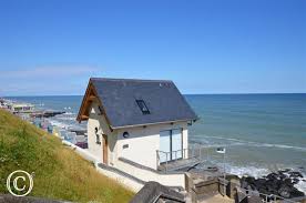 Welcome to beach stays, a unique collection of beach holiday homes in the uk and ireland. Wee Retreat 1540 Norfolk Cottages