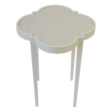 Before choosing the best side table, let's look at the benefits of a side table to begin with. White Lacquer Side Or Drinks Table With Quatrefoil Design For Sale At 1stdibs