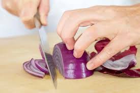 Combine beef and lemon pepper in medium bowl. How To Slice An Onion