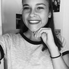 Allie Holt's Instagram, Twitter & Facebook