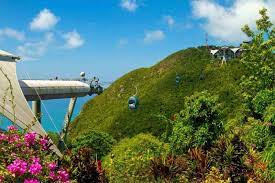 Tak sama tau, apa yang kita lihat pada waktu malam. Daya Tarik 10 Wisata Di Langkawi Bikin Wisatawan Balik Lagi