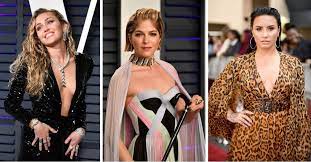 Cuando le diagnosticaron esclerosis múltiple, la enfermedad ya estaba muy avanzada. Famosos Con Enfermedades Cronicas Selma Blair Kim Kardashian Y Selena Gomez Entre Ellos Vix